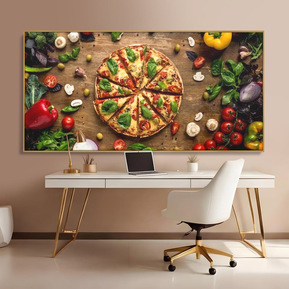 Tablou canvas cu tablou canvas cu pizza si legume, in rama de aluminiu auriu, pe perete intr-un birou